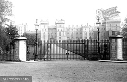 The Sovereign's Entrance 1895, Windsor