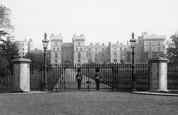 The Sovereign's Entrance 1895, Windsor