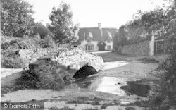 The Royal Oak And Blacksmiths Bridge c.1955, Winsford