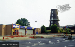 Redundant Windmill c.1995, Wisbech