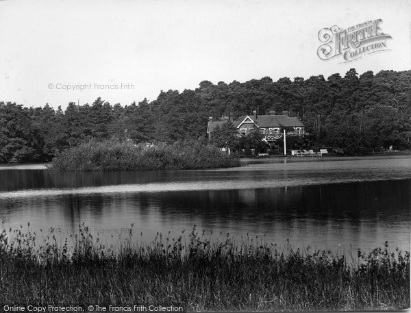 Photo of Wisley, the Hut Hotel 1928