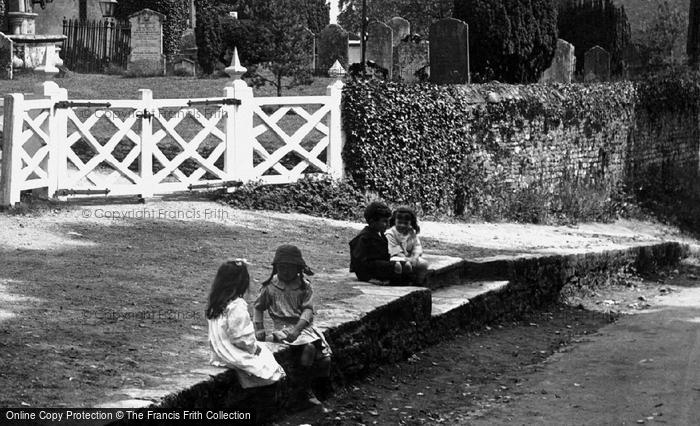 Photo of Witley, Children In The Street 1917