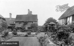 The Old Manor Hotel c.1950, Witley