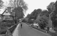 The Village 1927, Witley