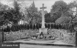 War Memorial 1923, Witley