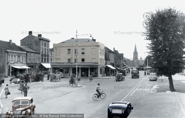 Photo of Witney, Market Square c.1950