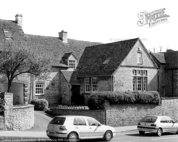 Photo of Witney, Meeting House, Wood Green 2004