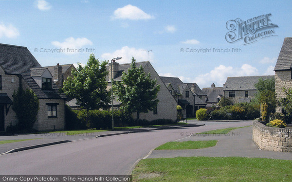 Photo of Witney, Ralegh Crescent, Deer Park Estate 2004
