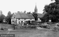 Village 1901, Wixford
