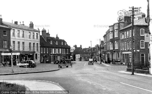 Photo of Woburn, High Street 1952