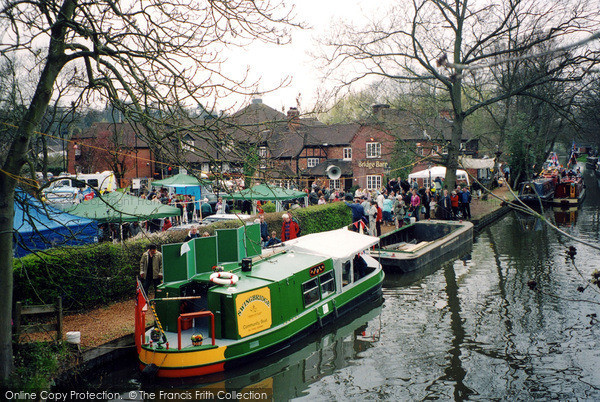 Photo of Woking, Canal Boat Festival, Bridge Barn 2004