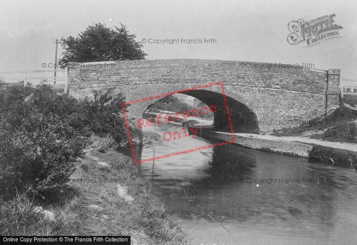 Photo of Woking, On The Canal, Chertsey Road Bridge 1901