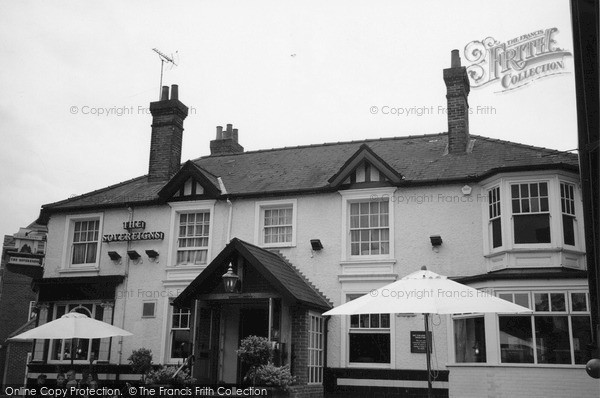 Photo of Woking, The Sovereigns Public House 2004