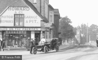 Wokingham, An Early Rolls Royce in Broad Street 1906