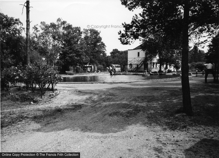 Photo of Wokingham, Children's Boating Pool, Lakeside Holidays, California c.1960