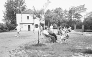 Lakeside Holidays, Holidaymakers c.1960, Wokingham