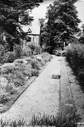 Public Rest Garden c.1955, Wokingham