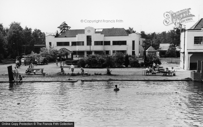 Photo of Wokingham, The Swimming Pool, Lakeside Holidays, California c.1960