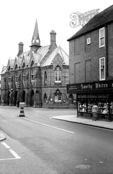 The Town Hall c.1955, Wokingham