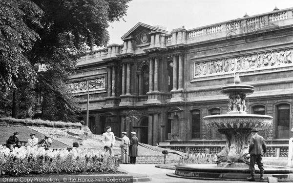 Photo of Wolverhampton, St Peter's Gardens And The Art Gallery c.1950