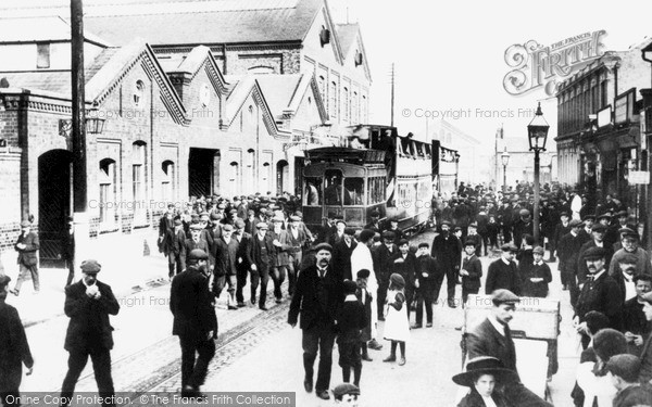 Photo of Wolverton, Stratford Road, Men Leaving The Wolverton Works c.1910
