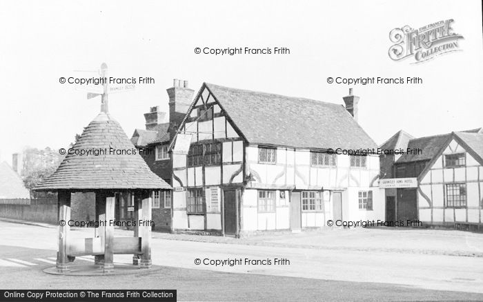 Photo of Wonersh, The Grantley Arms c.1955