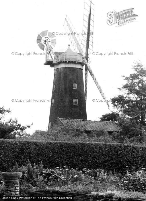 Photo of Woodbridge, Buttrums Mill c.1955
