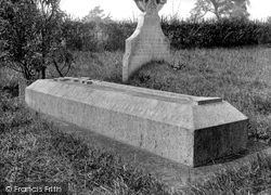 Edward Fitzgerald's Grave 1929, Woodbridge