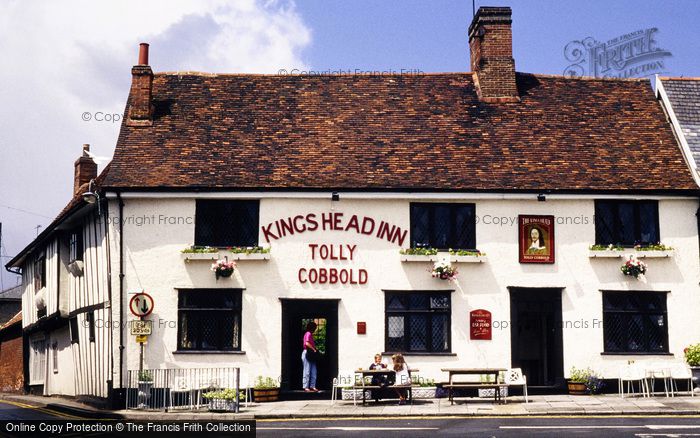 Photo of Woodbridge, Kings Head, Market Place 1990