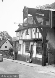 The Old Bell And Steelyard c.1955, Woodbridge