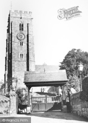 St Swithun's Church c.1960, Woodbury