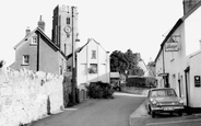 The White Hart And St Swithun's Church c.1960, Woodbury