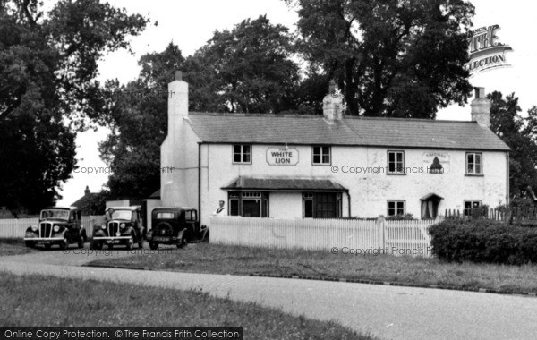 Photo of Woodcote, The White Lion, Crays Pond c.1950