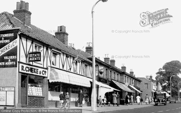 Photo of Woodford Bridge, High Road c.1950