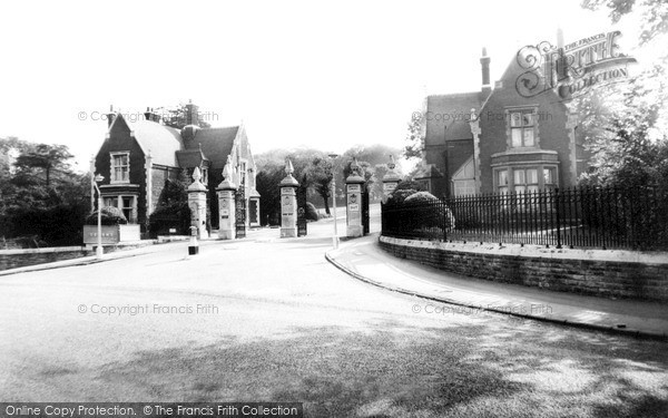 Photo of Woodford Bridge, The Entrance Claybury Hospital c.1960