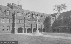 Bromcroft's School, Quadrangle 1921, Woodford Green