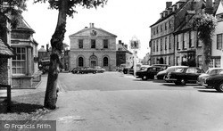 Bear Hotel And Market Place c.1960, Woodstock