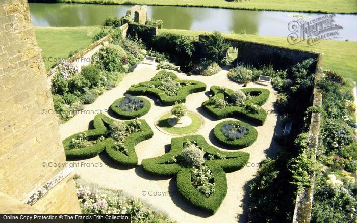 Photo of Woodstock, Blenheim Palace, Gardens 1989