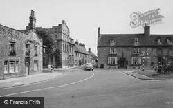 Pyed Bull Hotel And Crown Inn c.1960, Woodstock