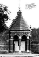 The Victoria Memorial c.1960, Woolhampton
