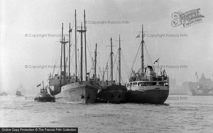 Photo of Woolwich, Ships 1962