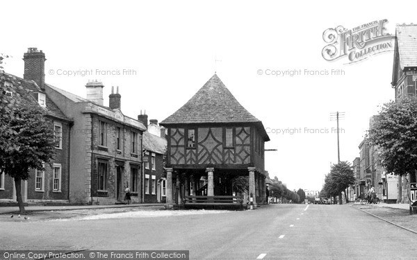 Photo of Wootton Bassett, High Street And The Town Hall c.1965