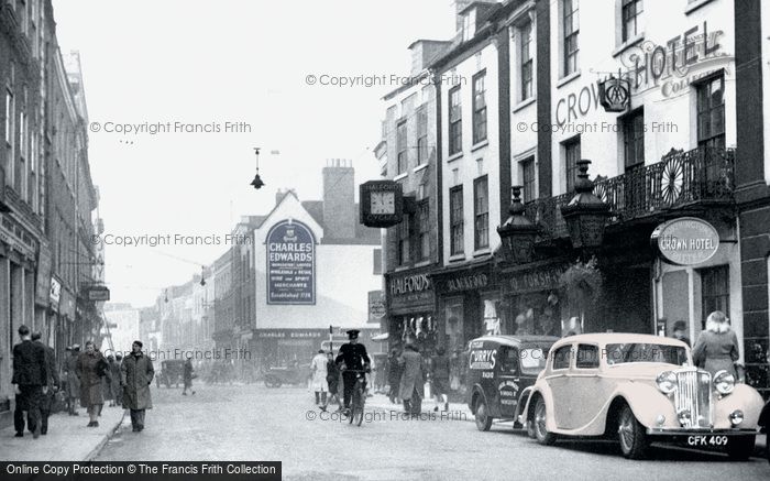 Worcester, Broad Street And Crown Hotel c.1950