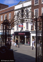 High Street 2004, Worcester