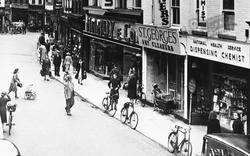 People In St Swithin's Street c.1950, Worcester