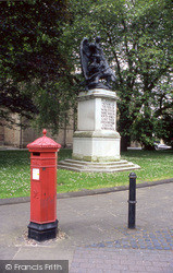 Pillar Box And Boer War Memorial 2004, Worcester