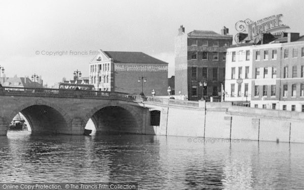 Photo of Worcester, The Bridge And Warehouses c.1960