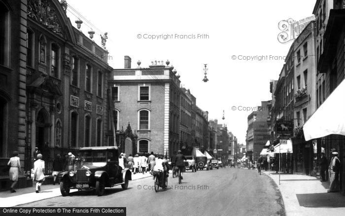 Photo of Worcester, Traffic And Pedestrians, High Street 1931