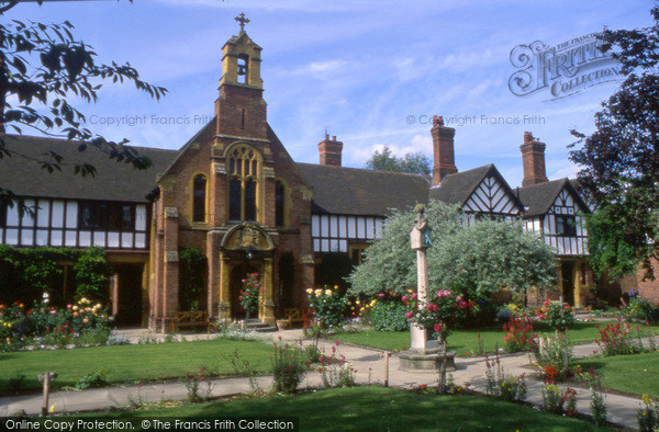 Photo of Worcester, Union Street Almshouses 2004