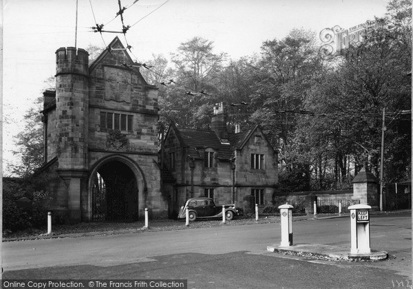 Photo of Worsley, Entrance To Worsley Hall c.1950